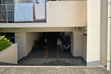 屋内に設けられた駐輪場