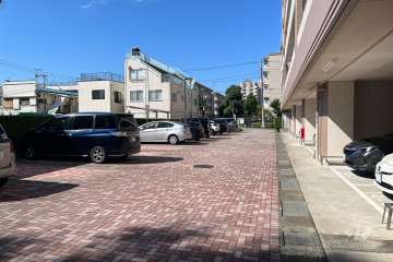 敷地内駐車場（屋外平面式・屋内平面式）