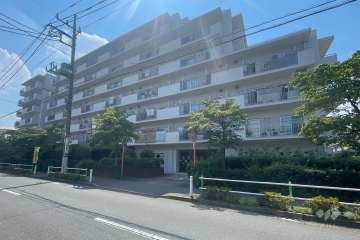 蓮根スカイマンションの外観（北東側から）