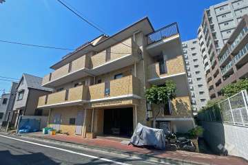 ライオンズマンション西高島平第2の外観（北東側から）