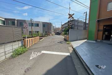 敷地北側の前面道路