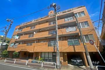 朝日プラザ志村坂上の外観（南西側から）