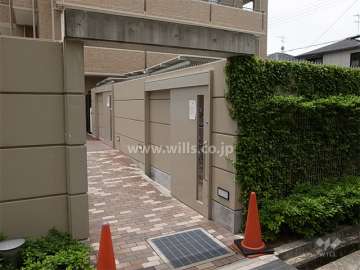 駐輪場（扉付き）