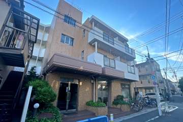 中板橋花井ローヤルコーポの外観（南東側から）