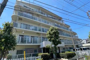 ニューライフマンション板橋本町の外観（南側から）　