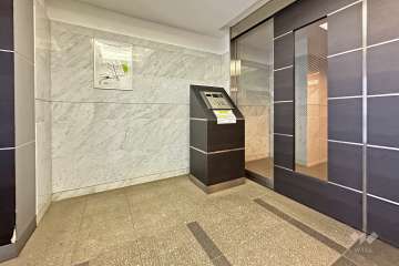 エントランスはオートロック付きです。