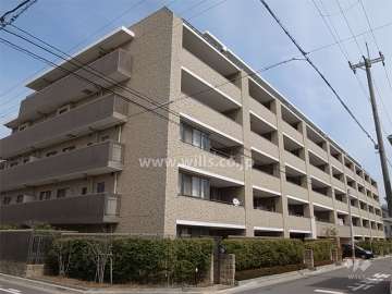 レピア東園田WESTの外観（南西側から）