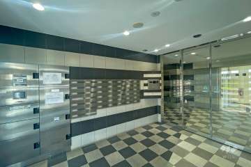 エントランスはオートロック付きです。