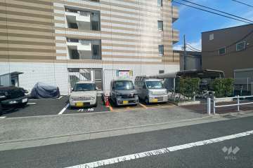 敷地内駐車場（屋外平面式）