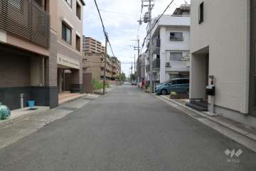 敷地南東側の前面道路