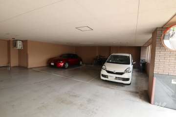 敷地内駐車場（屋内平面式）