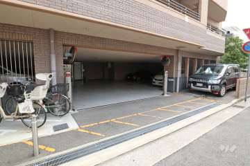 敷地内駐車場（屋外平面式）