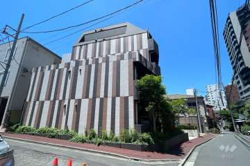 アクサス板橋区役所前の外観（南東側から）