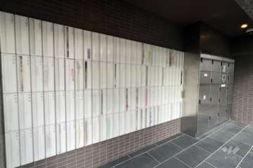 共用ポストと宅配ボックス