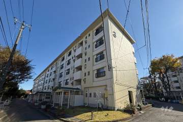 前野台住宅3号棟の外観（北西側から）　