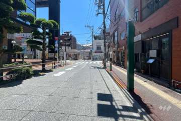 敷地東側の前面道路