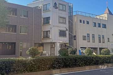 敷地北側の前面道路（北東側から）