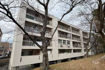 豊中グリーンハイツ（服部本町3丁目）の外観（南東側から）