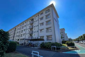 高島平団地１０−２３号棟の外観（北西側から）