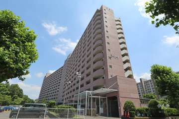 高島平団地11-1号棟の外観（北西側から）