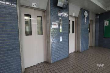 共用のエレベーター