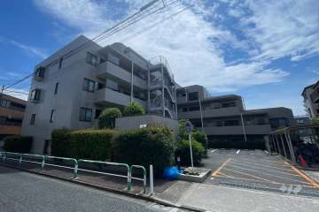 ルーエ成増の外観（西北側から）