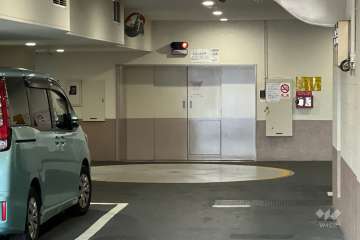 敷地内駐車場（屋内機械式）