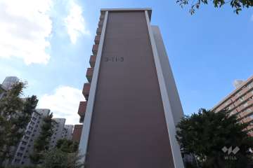 高島平団地3-11-3号棟の外観（東側から）