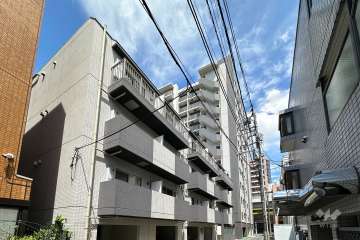 スカイコート板橋本町2の外観（南西側から）