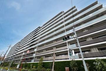 パークホームズ板橋蓮根二番街の外観（南東側から）