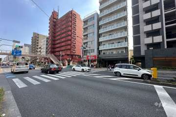 敷地の東側前面道路（北側から）