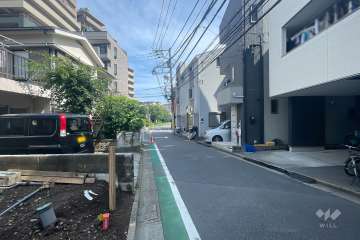 敷地西側の前面道路　