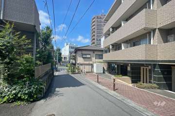 敷地南東側の前面道路