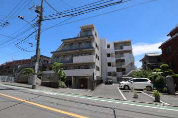 パレステージ成増の外観（西側から）