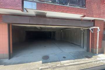 敷地内駐車場（屋内平面式）