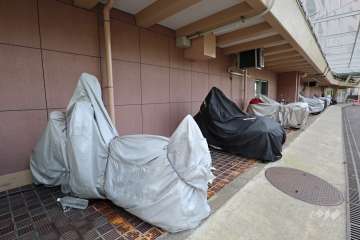 バイク置き場（屋根付き）