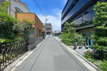 敷地北西側の前面道路　