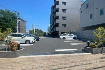 駐車場の出入り口　