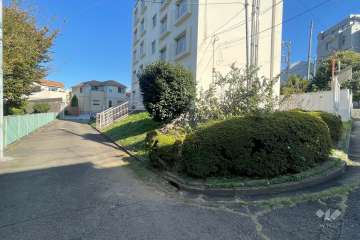 敷地北西側の前面道路