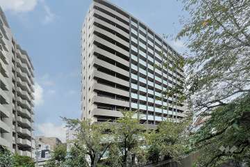 イニシア板橋桜レジデンスの外観（南西側から）