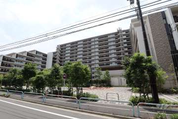 プレミスト志村三丁目の外観（北西側から）