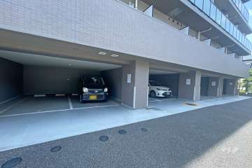 敷地内駐車場（屋外平面式）