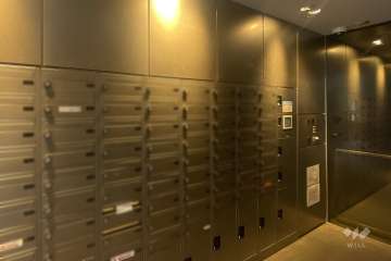 エントランスはオートロック付きです。