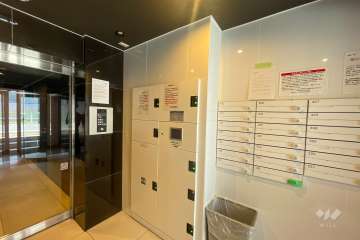 エントランスはオートロック付きです。