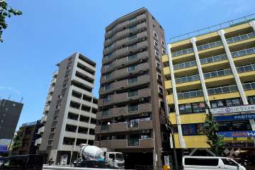 クリオ王子神谷参番館の外観（南西側から）