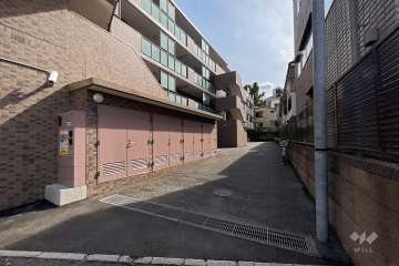 駐車場の出入り口