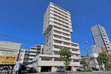 ライオンズマンション尾久第3の外観（西側から）