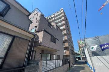 朝日シティパリオ十条の外観（南側から）