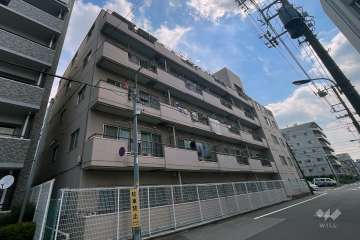 ライオンズマンション荒川遊園の外観（南西側から）