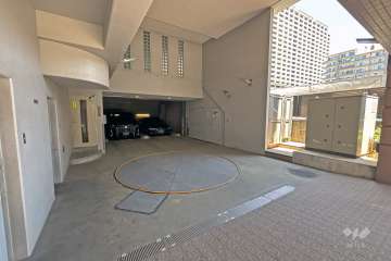 敷地内駐車場（屋内機械式）